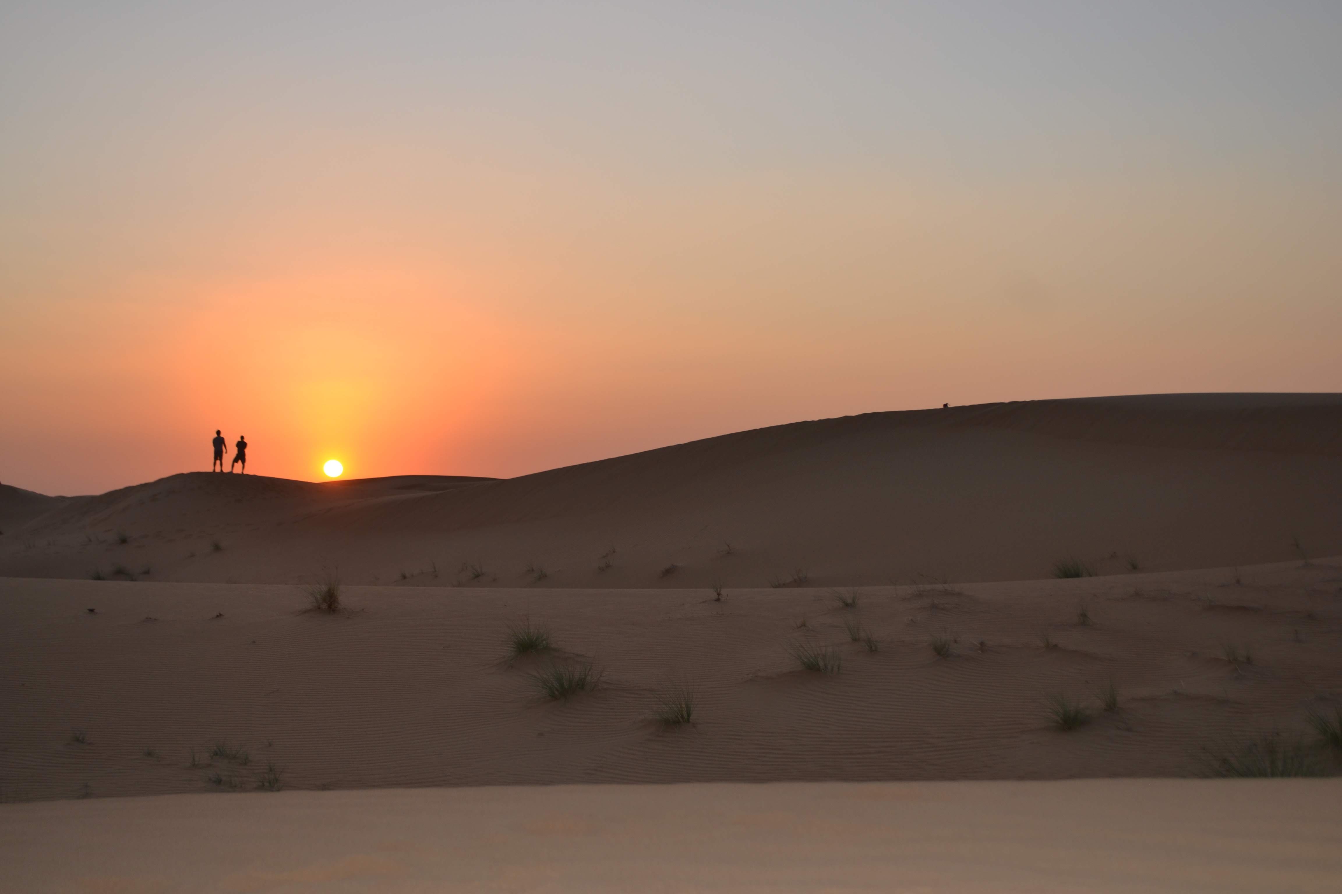 picture sand dunes from dubai